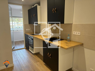 Inmueble en Avenida Alcalde Moix    Bajo, Barcelona