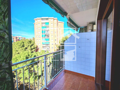 Local en Avenida Can Serra    5, L'Hospitalet de Llobregat Barcelona