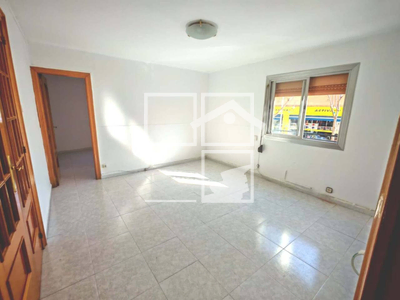 Inmueble en Calle Floridablanca    ENTRESUELO, Barcelona