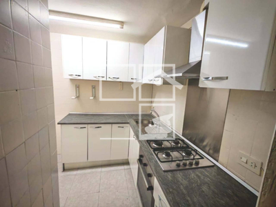 Inmueble en Calle Floridablanca    ENTRESUELO, Barcelona